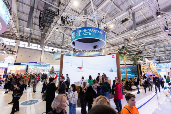 На 10 из 10 оценили стенд Ленобласти на международной выставке-форуме «Россия» 73% его посетителей