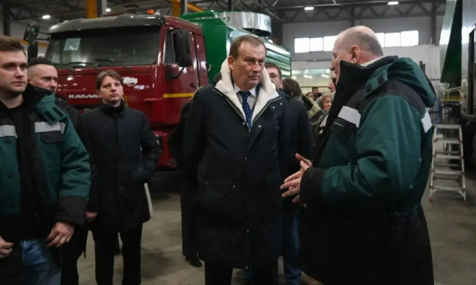 Сделано в Ленобласти: 60 единиц спецтехники в год выезжает из ворот завода в Буграх!