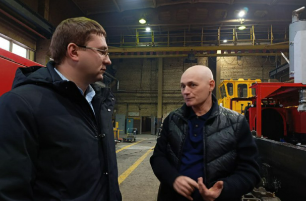 Сколько предприятий в Тихвине можно увидеть за один день?